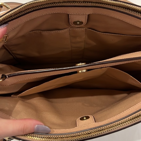 Coach Women's Beige Leather Fulton Strap Shoulder Bag - Picture 7 of 8